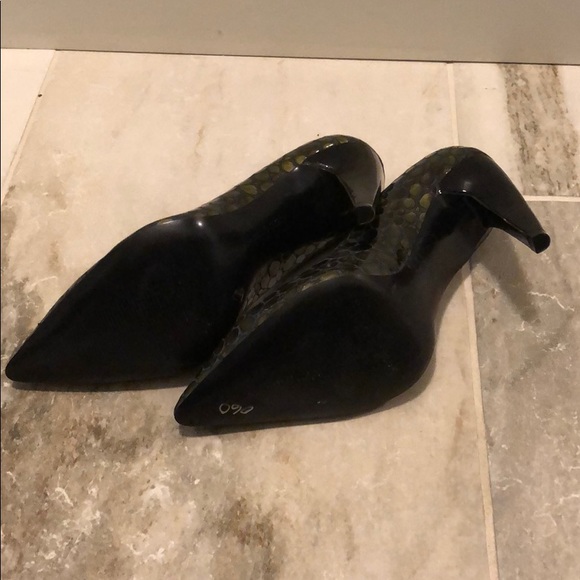 BCBGirls Leather Green Heels - Picture 6 of 8